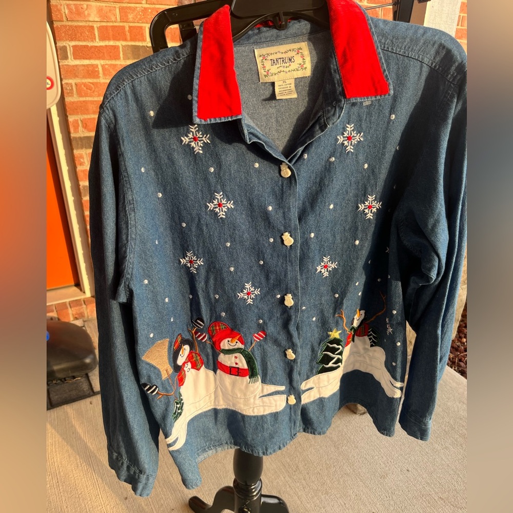 Ladies vintage Tantrums XL denim Christmas holiday button up shirt.